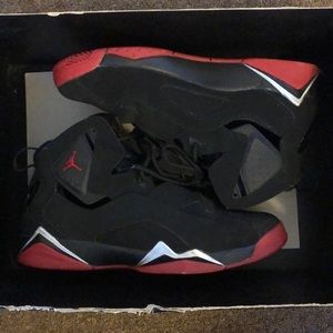 AJ7 size 7Y or W9